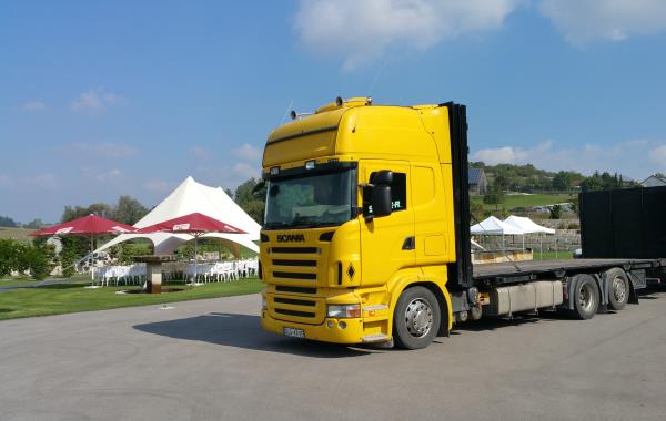 LKW von Top-Zeltvermietung - Krach